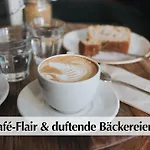 Lejlighed Ihr Rueckzugsort In - Grosszuegiges Altbau-apartment Mit 2sz, Kingsize Betten, Nobilia Kueche, 55 Zoll Smart-tv, 250mbts Wifi, Kostenloses Parken - Nur Wenige Minuten Vom Zentrum Und Nordstrand Entfernt - Kostenloser Waschraum Im Gebaeude