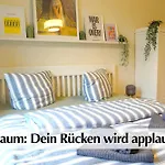 Ihr Rueckzugsort In - Grosszuegiges Altbau-apartment Mit 2sz, Kingsize Betten, Nobilia Kueche, 55 Zoll Smart-tv, 250mbts Wifi, Kostenloses Parken - Nur Wenige Minuten Vom Zentrum Und Nordstrand Entfernt - Kostenloser Waschraum Im Gebaeude Lejlighed *