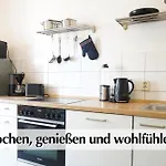 Ihr Rueckzugsort In - Grosszuegiges Altbau-apartment Mit 2sz, Kingsize Betten, Nobilia Kueche, 55 Zoll Smart-tv, 250mbts Wifi, Kostenloses Parken - Nur Wenige Minuten Vom Zentrum Und Nordstrand Entfernt - Kostenloser Waschraum Im Gebaeude Erfurt