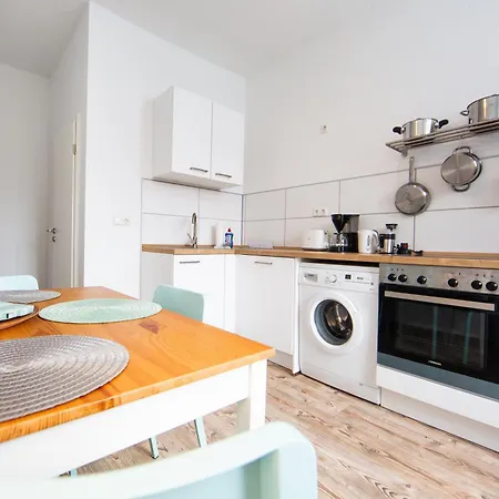 Grossraum-apartments Mit 2sz, Wz, Kueche, Smart-tv, Parken, Etc