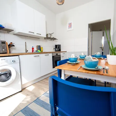 Ihr Rueckzugsort In - Grosszuegiges Altbau-apartment Mit 2sz, Nobilia Kueche, Smart-tv, 250mbts Wifi, Kostenloses Parken - Nur Wenige Minuten Vom Zentrum Und Nordstrand Entfernt - Kostenloser Waschraum Im Gebaeude Erfurt