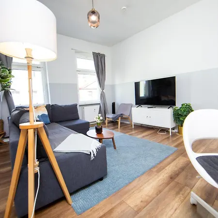 Ihr Rueckzugsort In - Grosszuegiges Altbau-apartment Mit 2sz, Nobilia Kueche, Smart-tv, 250mbts Wifi, Kostenloses Parken - Nur Wenige Minuten Vom Zentrum Und Nordstrand Entfernt - Kostenloser Waschraum Im Gebaeude Appartement