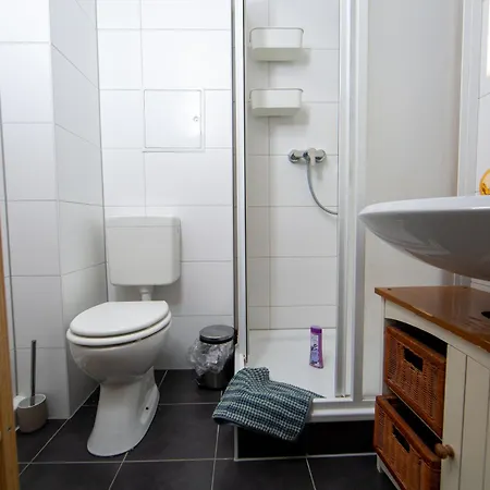Ihr Rueckzugsort In - Grosszuegiges Altbau-apartment Mit 2sz, Nobilia Kueche, Smart-tv, 250mbts Wifi, Kostenloses Parken - Nur Wenige Minuten Vom Zentrum Und Nordstrand Entfernt - Kostenloser Waschraum Im Gebaeude Appartamento *