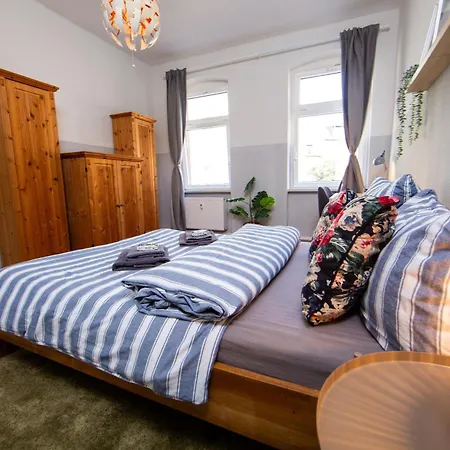 Grossraum-apartments Mit 2sz, Wz, Kueche, Smart-tv, Parken, Etc Apartment *