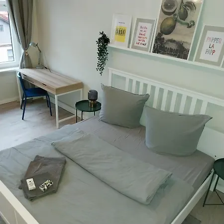 Ihr Rueckzugsort In - Grosszuegiges Altbau-apartment Mit 2sz, Nobilia Kueche, Smart-tv, 250mbts Wifi, Kostenloses Parken - Nur Wenige Minuten Vom Zentrum Und Nordstrand Entfernt - Kostenloser Waschraum Im Gebaeude Appartement
