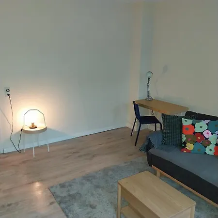Ihr Rueckzugsort In - Grosszuegiges Altbau-apartment Mit 2sz, Nobilia Kueche, Smart-tv, 250mbts Wifi, Kostenloses Parken - Nur Wenige Minuten Vom Zentrum Und Nordstrand Entfernt - Kostenloser Waschraum Im Gebaeude *