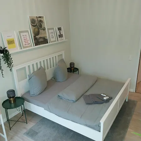 Ihr Rueckzugsort In - Grosszuegiges Altbau-apartment Mit 2sz, Nobilia Kueche, Smart-tv, 250mbts Wifi, Kostenloses Parken - Nur Wenige Minuten Vom Zentrum Und Nordstrand Entfernt - Kostenloser Waschraum Im Gebaeude
