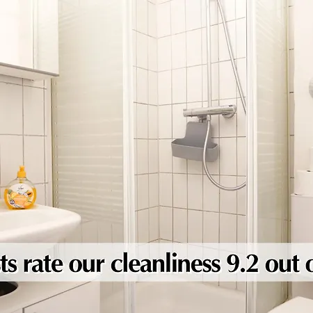 Ihr Rueckzugsort In - Grosszuegiges Altbau-apartment Mit 2sz, Kingsize Betten, Nobilia Kueche, 55 Zoll Smart-tv, 250mbts Wifi, Kostenloses Parken - Nur Wenige Minuten Vom Zentrum Und Nordstrand Entfernt - Kostenloser Waschraum Im Gebaeude